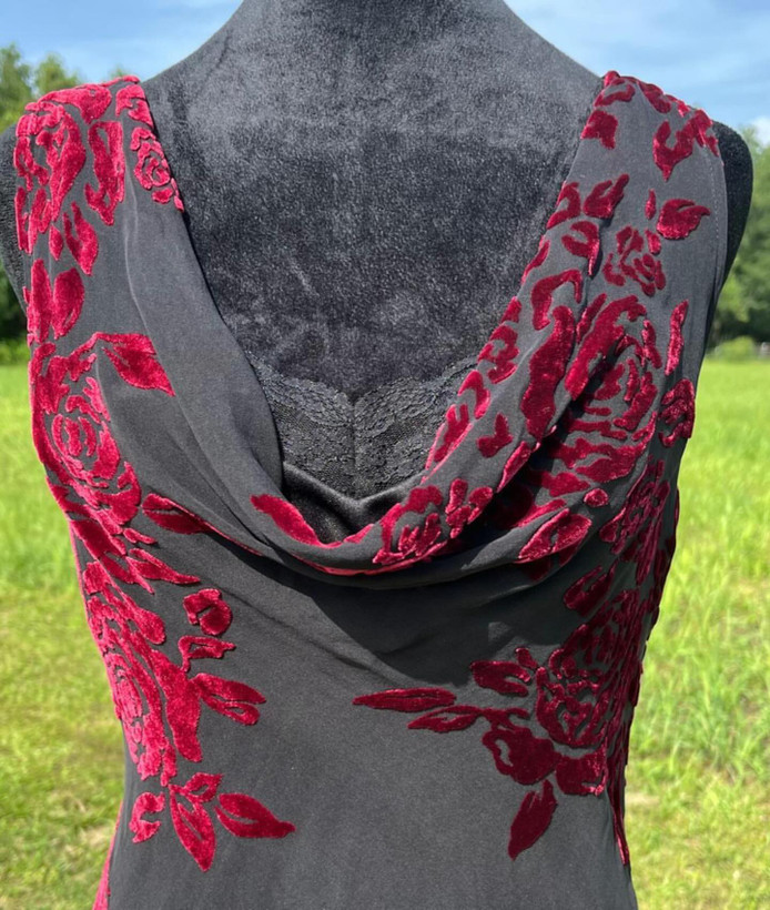 لباس مجلسی حریر گل برجسته