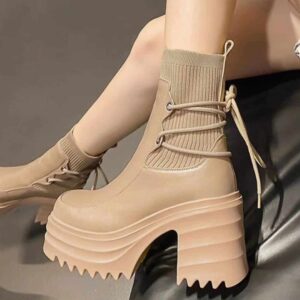 بوت زنانه شیک – رنگ کرم و مشکی