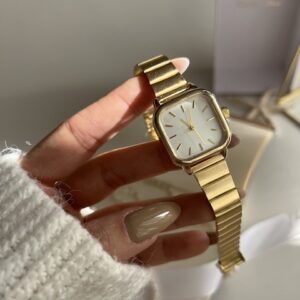 ساعت صفحه مربع